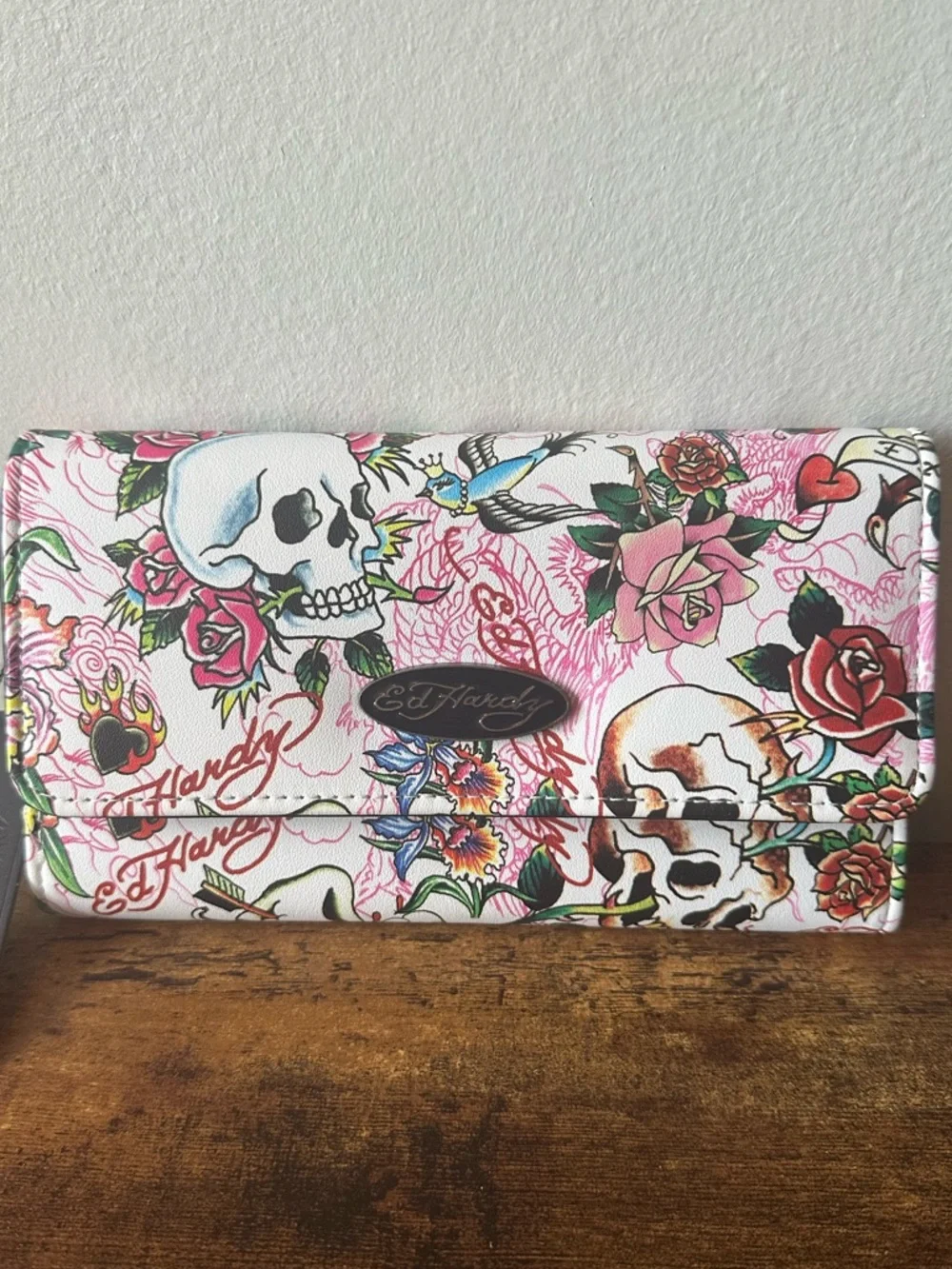 Ed Hardy White & Pink Tattoo-Inspired Skeleton Women’s Long Wallet Fold Out NWT - Picture 6 of 6